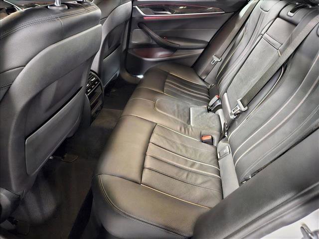 Used 2019 BMW 540i xDrive w/ M Sport Package image 18