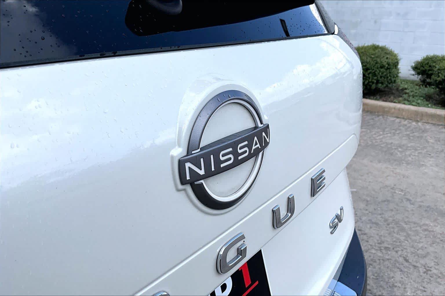 Used 2023 Nissan Rogue SV w/ SV Premium B Package FWD image 31