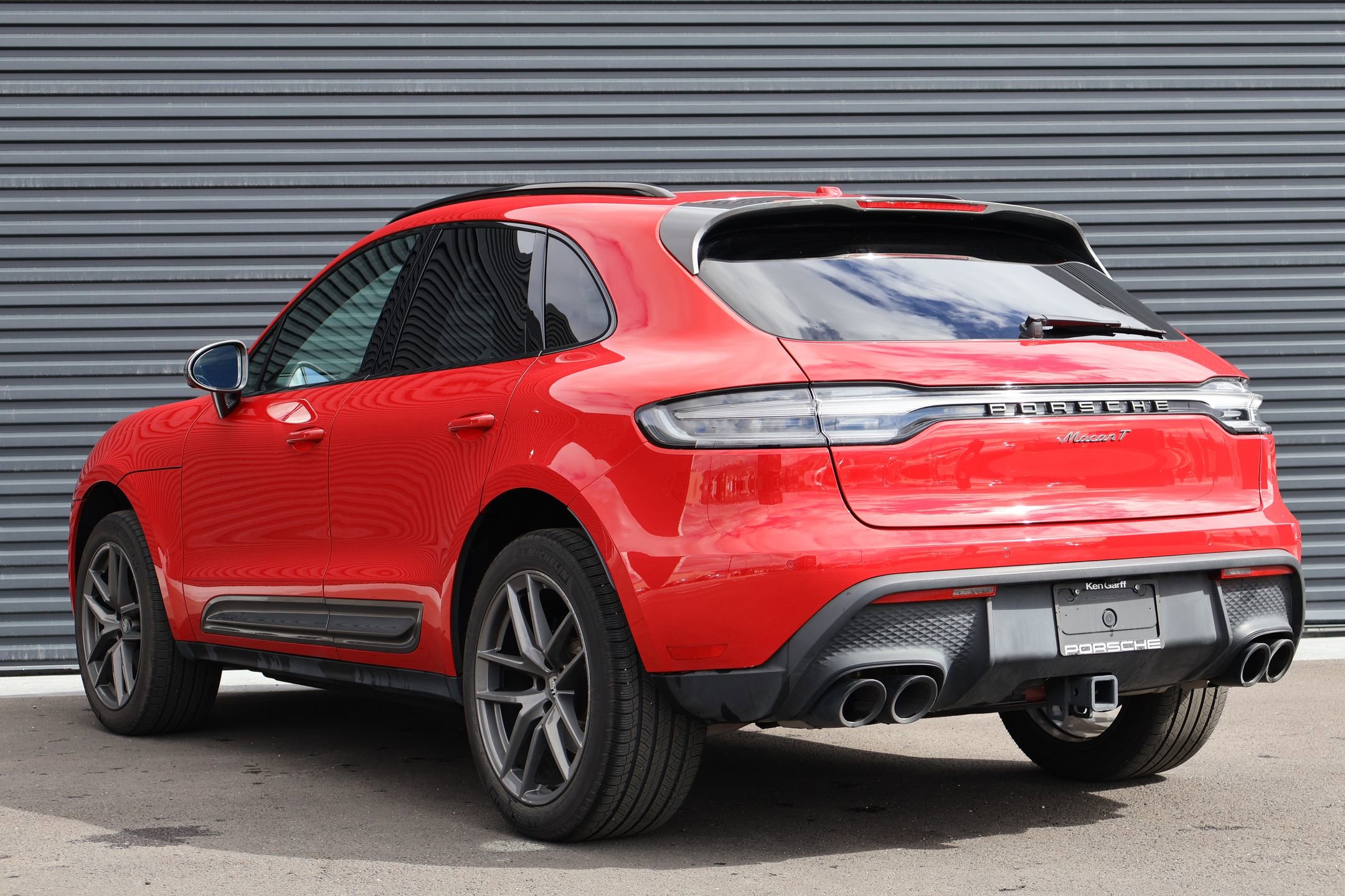 Used 2024 Porsche Macan Turbo image 3