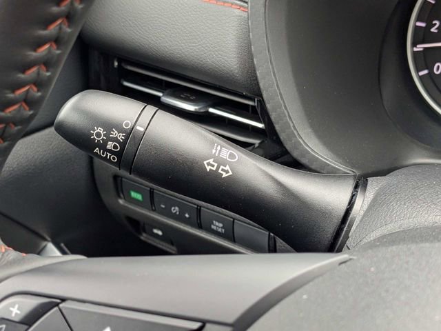 Used 2025 Nissan Sentra SR w/ SR Premium Package FWD image 24