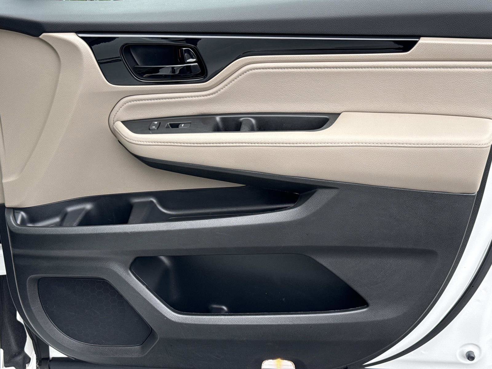 Used 2023 Honda Odyssey Elite image 18