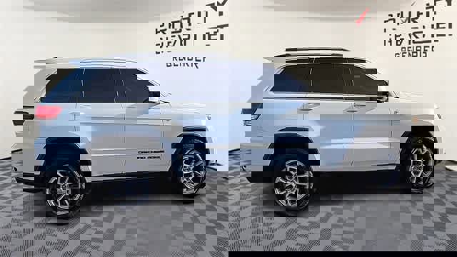 Used 2019 Jeep Grand Cherokee Laredo image 9