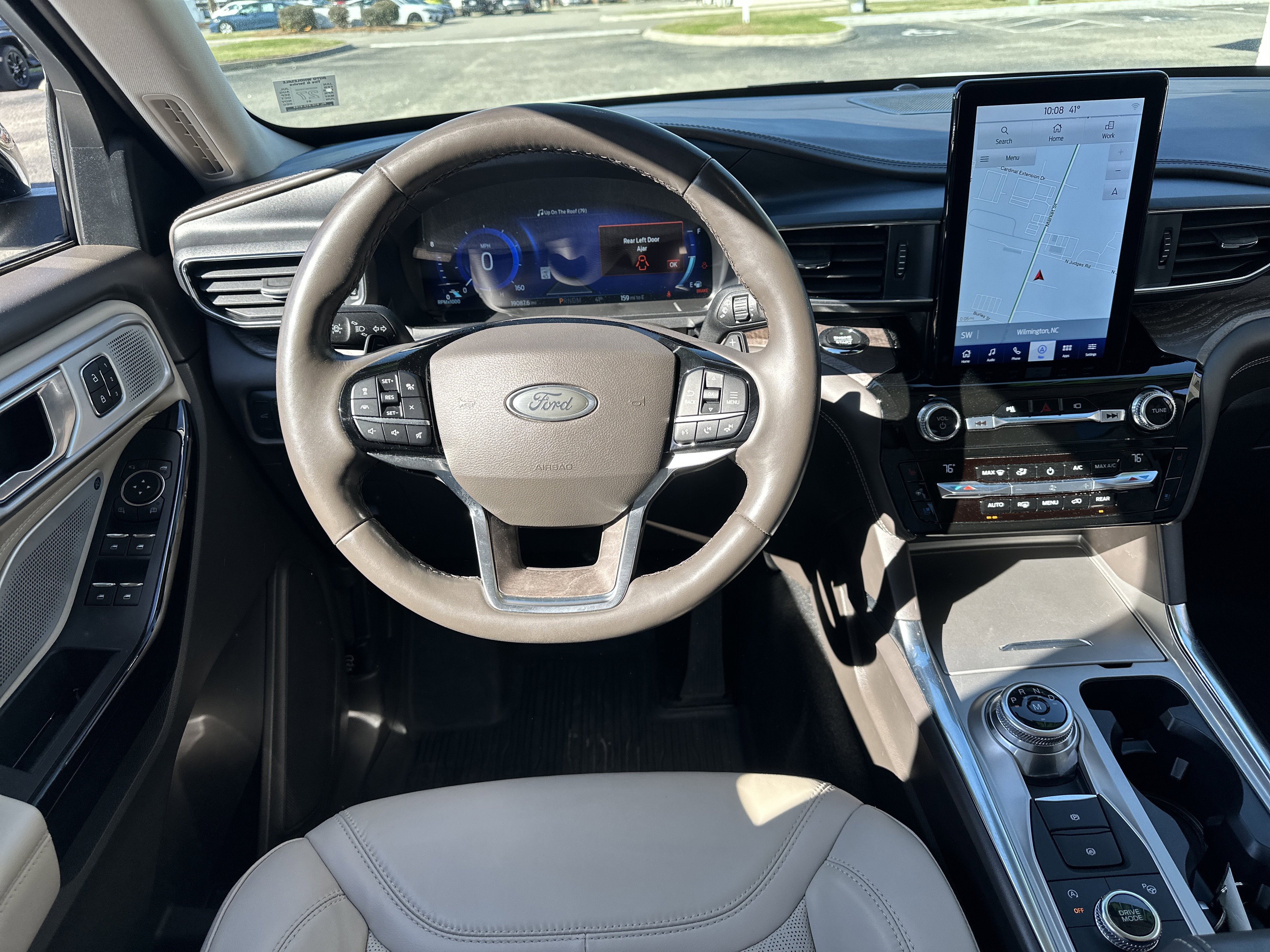 Used 2021 Ford Explorer Platinum w/ Equipment Group 601A image 15