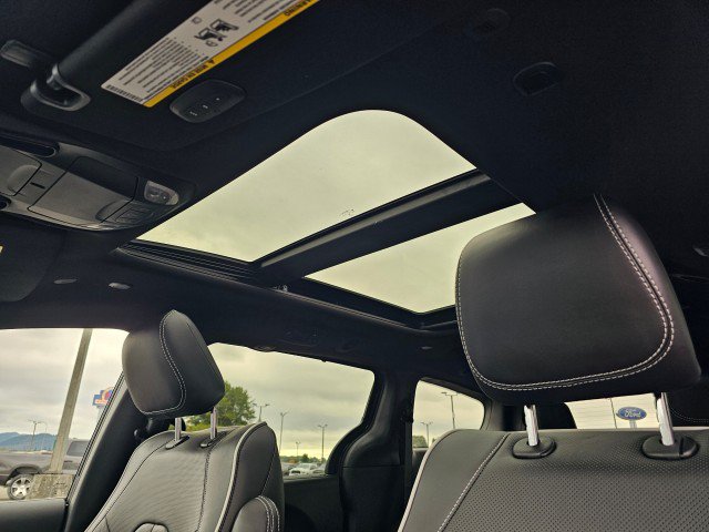 New 2026 Chrysler Pacifica Limited FWD image 28