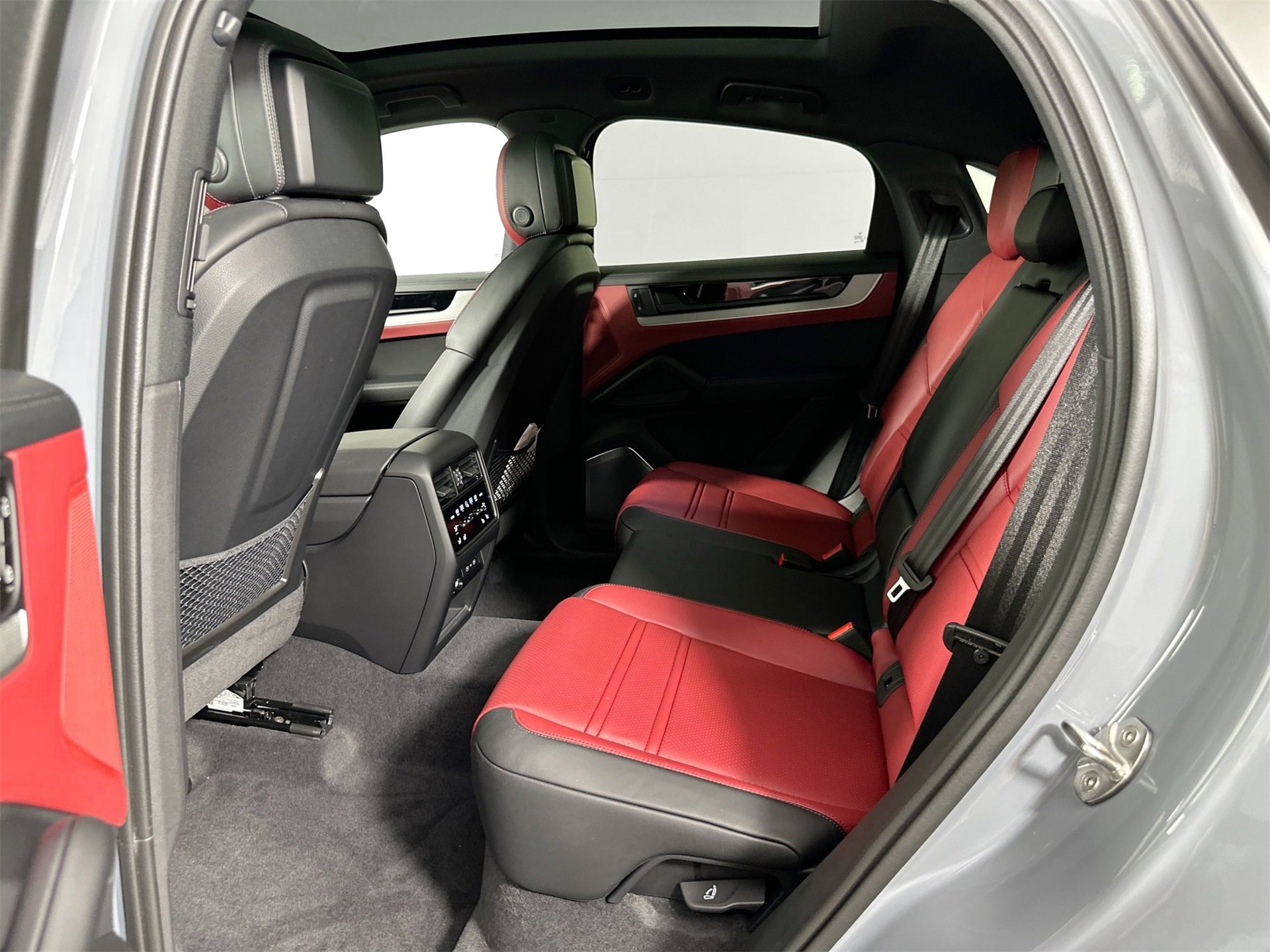 New 2026 Porsche Cayenne Coupe image 26