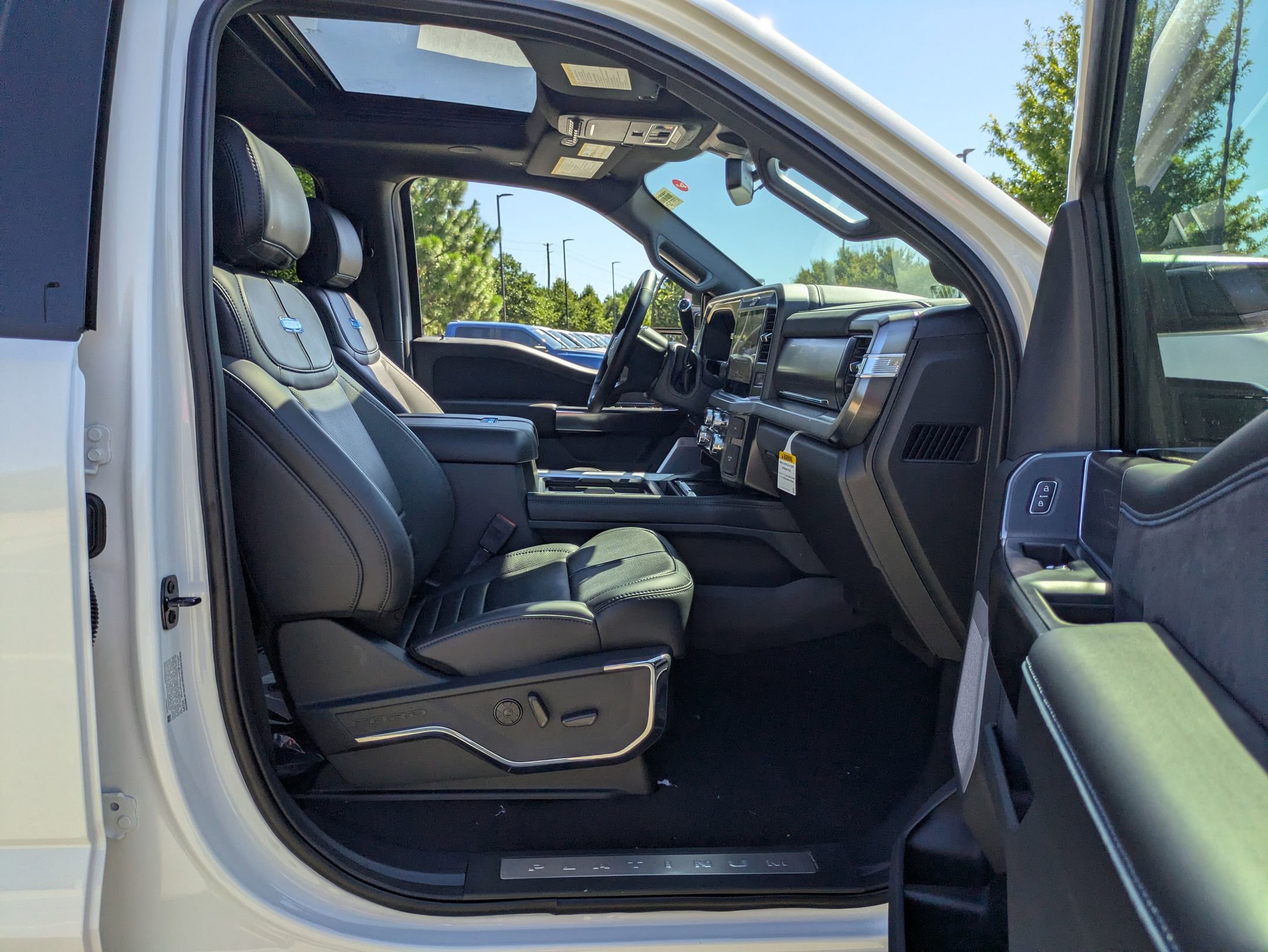 New 2026 Ford F250 Platinum w/ Tremor Off-Road Package image 43