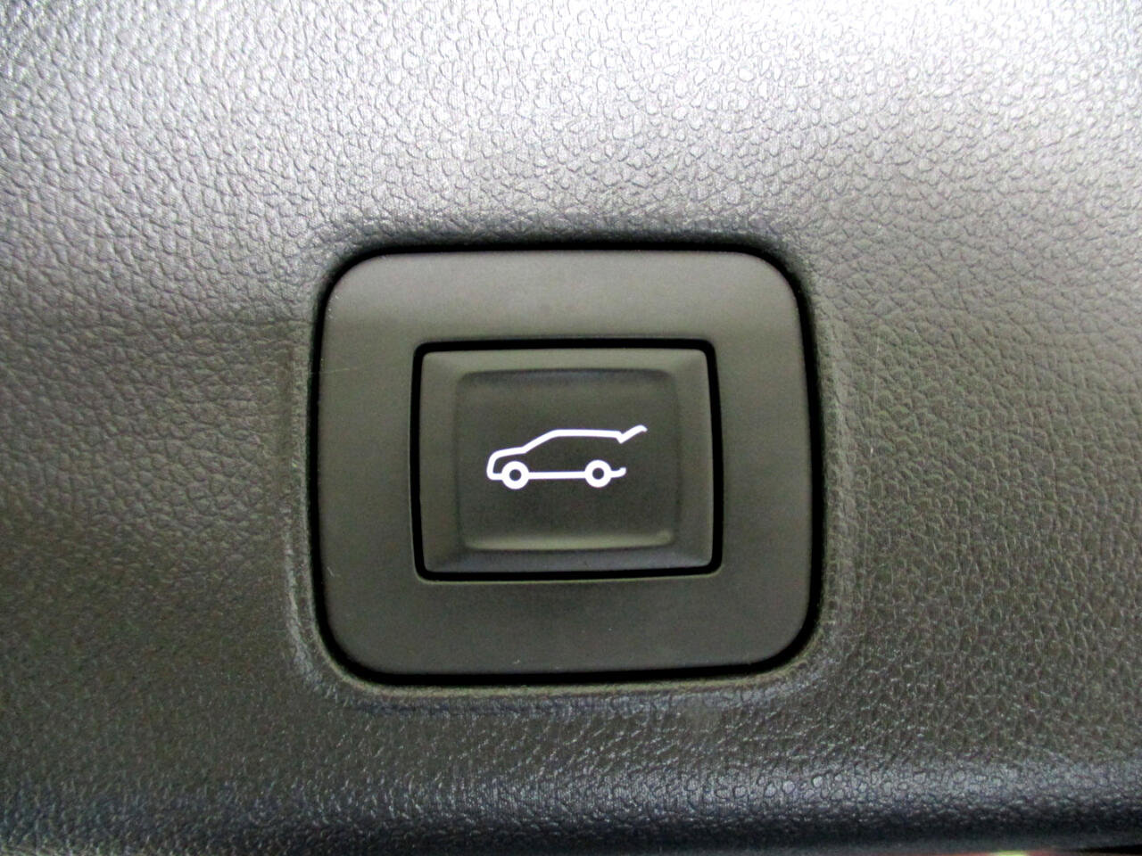 Used 2024 Chevrolet TrailBlazer RS w/ Convenience Package image 14