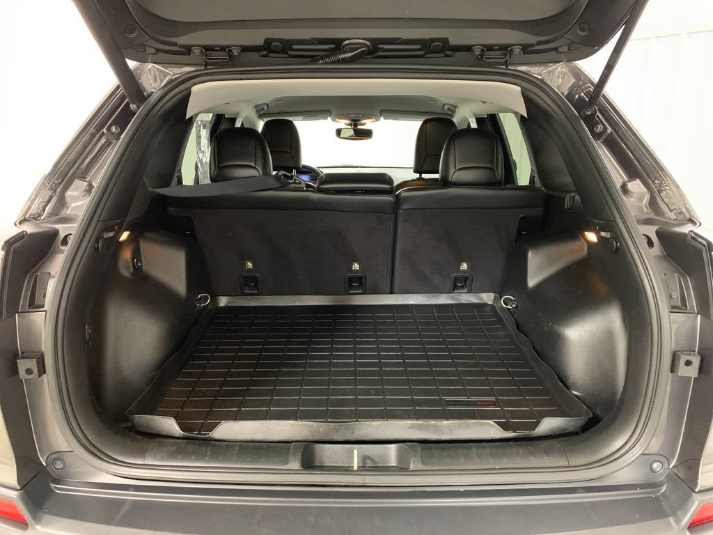 Used 2019 Jeep Cherokee Limited AWD/4WD image 21