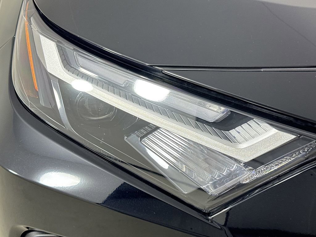 Used 2025 Toyota RAV4 XLE AWD/4WD image 38