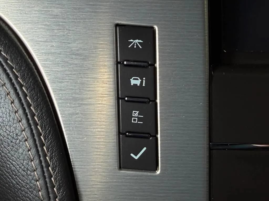 Used 2013 Cadillac Escalade ESV Platinum AWD/4WD image 41