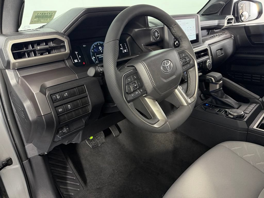 Used 2025 Toyota Tacoma SR5 AWD/4WD image 20