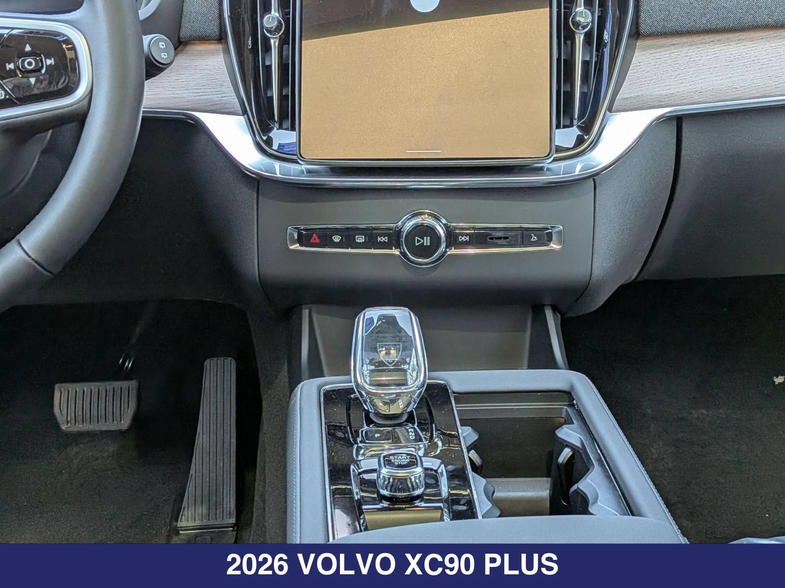 New 2026 Volvo XC90 B6 Plus w/ Protection Package Premier AWD/4WD image 16