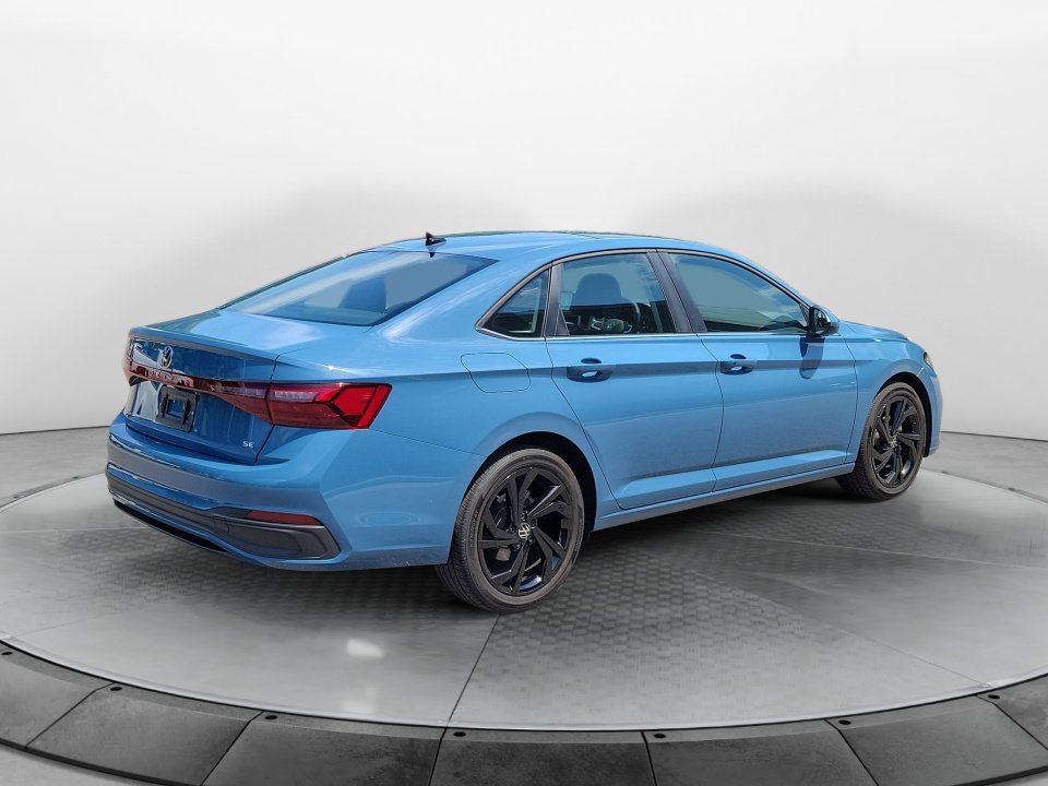 Certified 2026 Volkswagen Jetta SE w/ Black Wheel Package FWD image 7