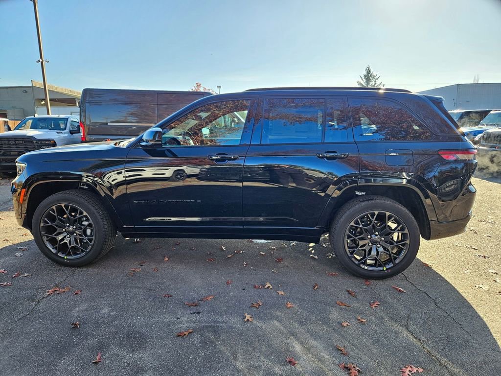 New 2025 Jeep Grand Cherokee Summit w/ Obsidian Package image 4