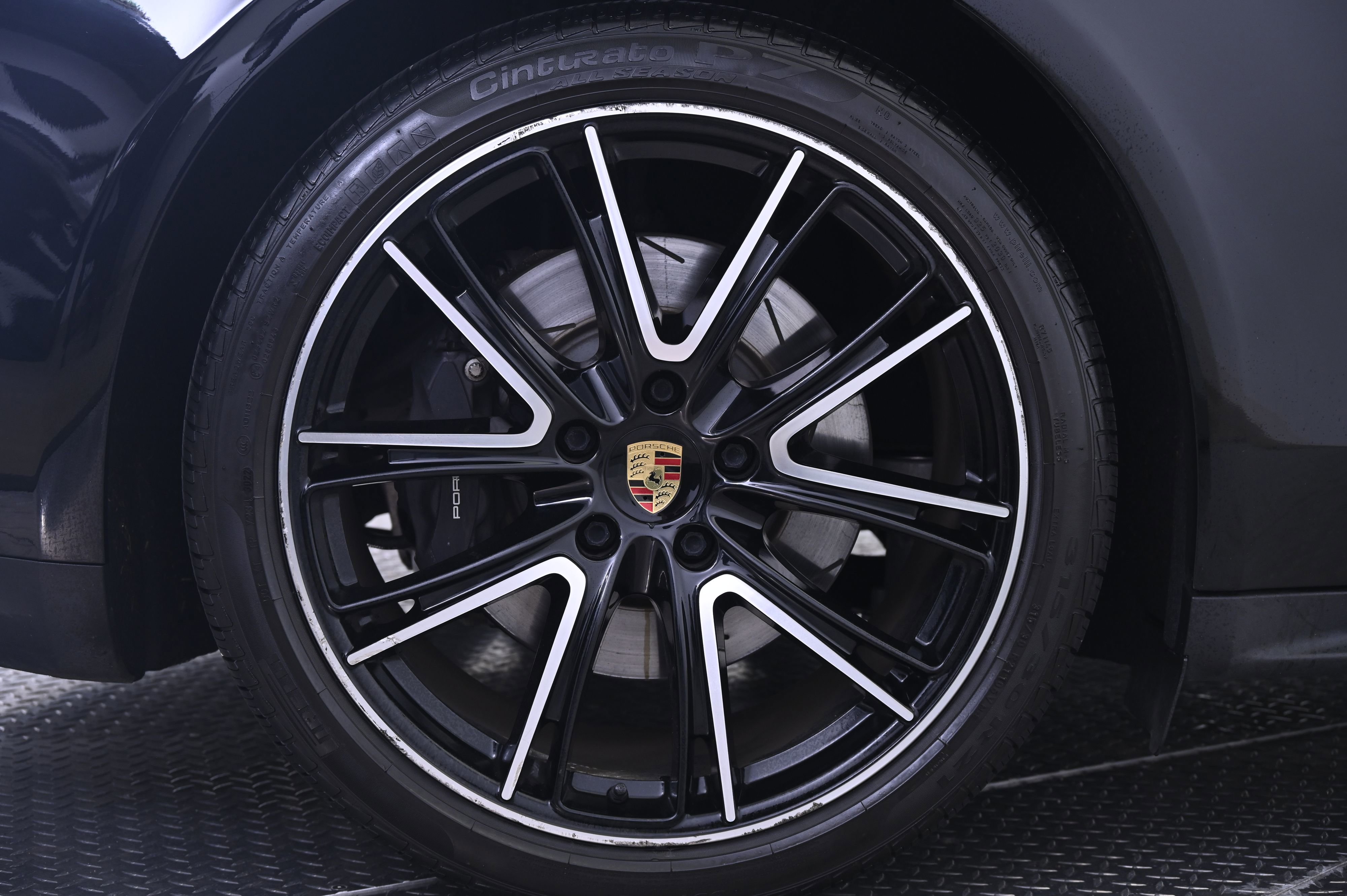 Certified 2020 Porsche Panamera RWD image 13
