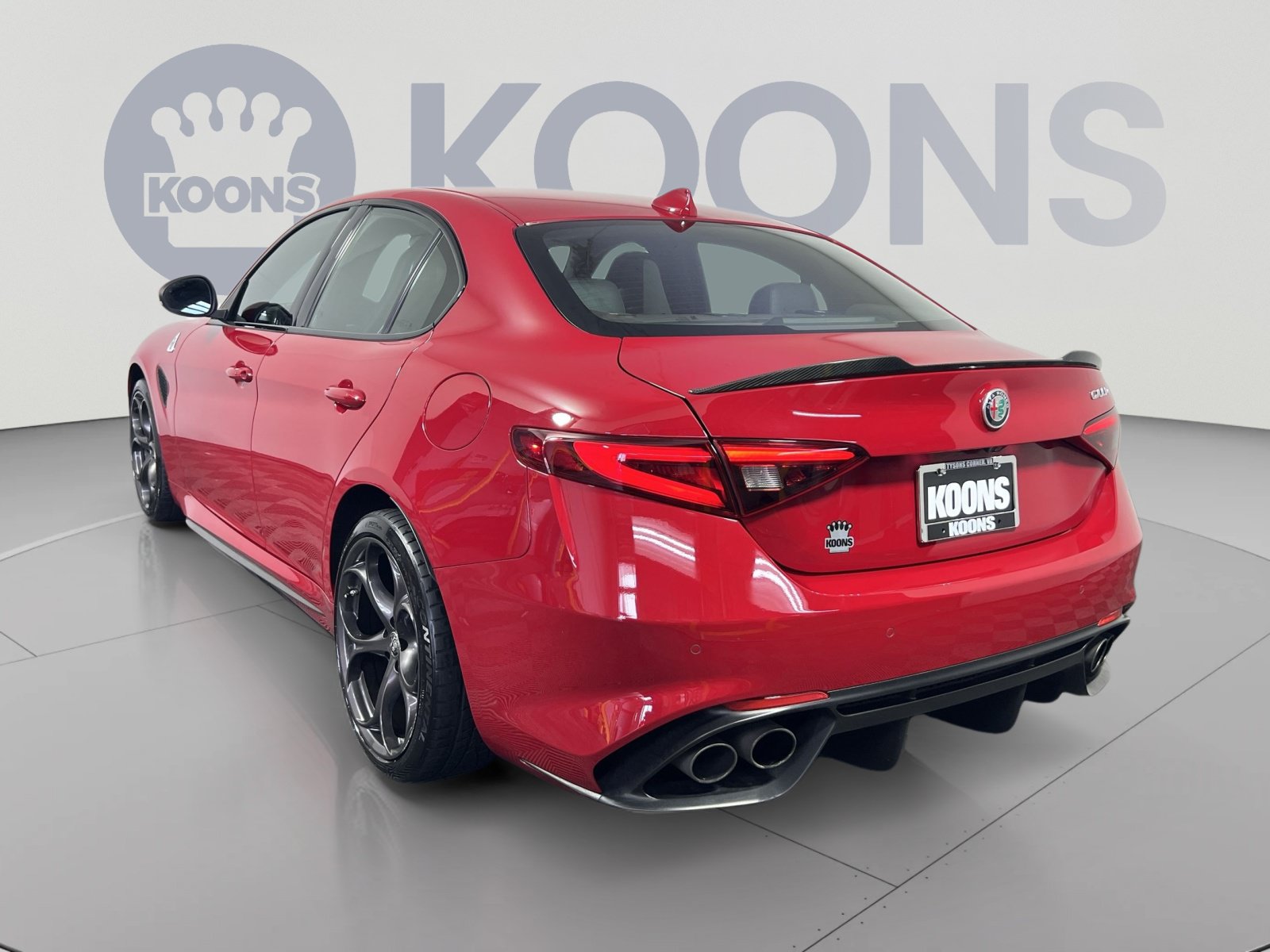Used 2018 Alfa Romeo Giulia Quadrifoglio w/ Driver Assist Dynamic Package RWD image 4