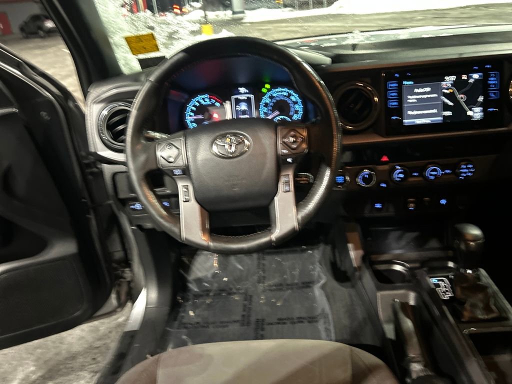 Used 2018 Toyota Tacoma TRD Off-Road image 21