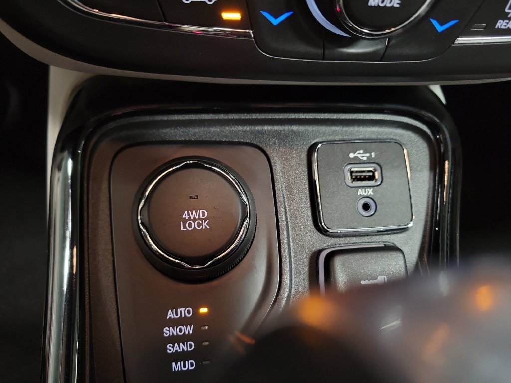 Used 2021 Jeep Compass Limited AWD/4WD image 18
