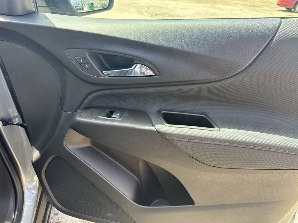 Used 2024 Chevrolet Equinox RS FWD image 32