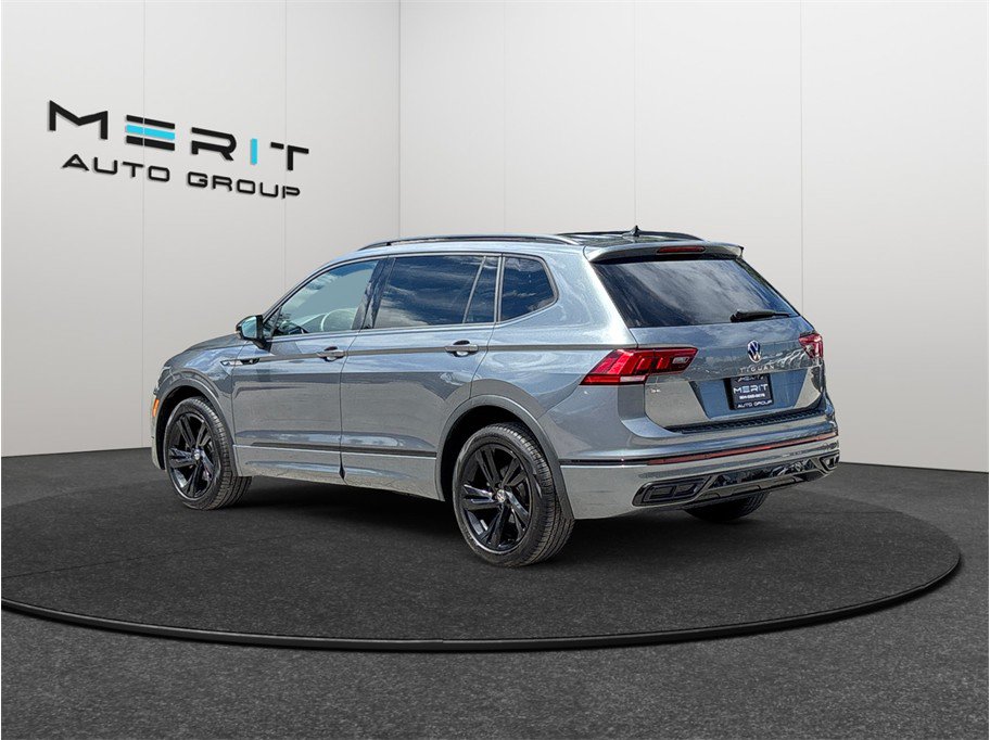 Used 2023 Volkswagen Tiguan SE R-Line FWD image 7