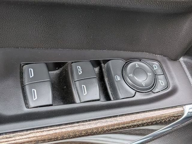 Used 2021 Chevrolet Silverado 1500 LT Trail Boss w/ Bed Protection Package AWD/4WD image 15