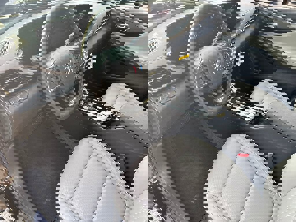 New 2026 Buick Envista Avenir image 14