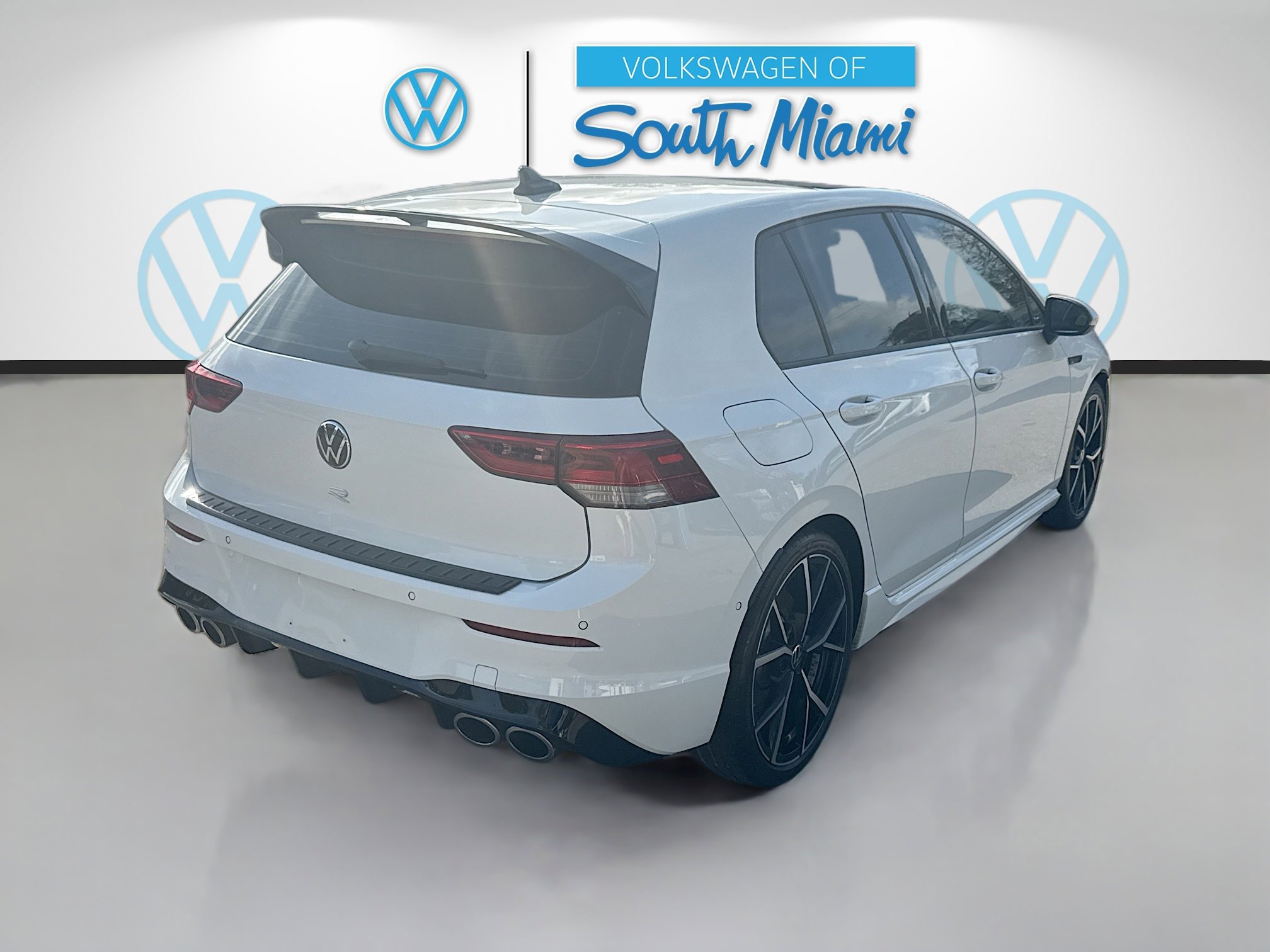 Certified 2023 Volkswagen Golf R image 7
