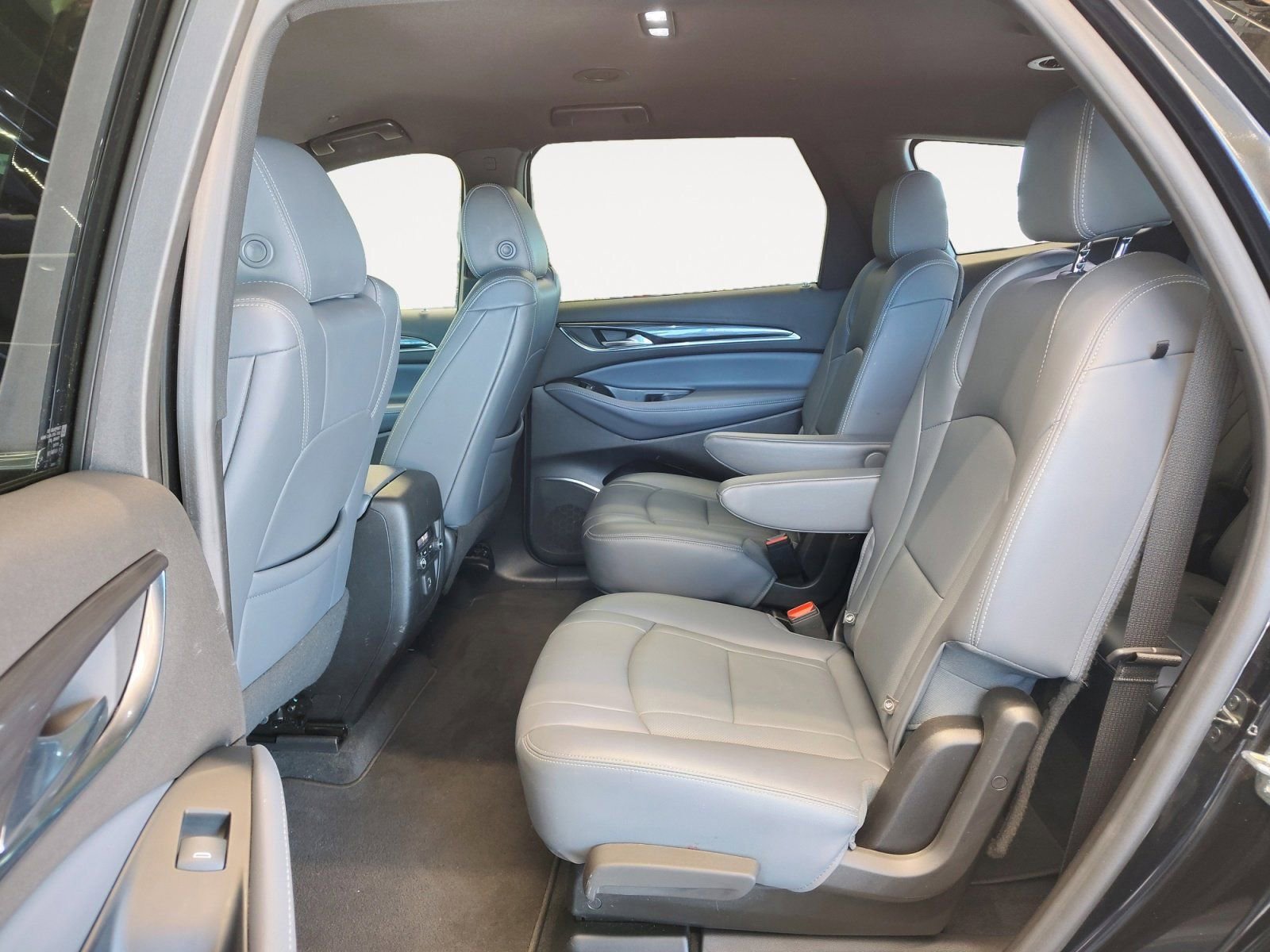 Used 2023 Buick Enclave Essence w/ Sport Touring Edition FWD image 23