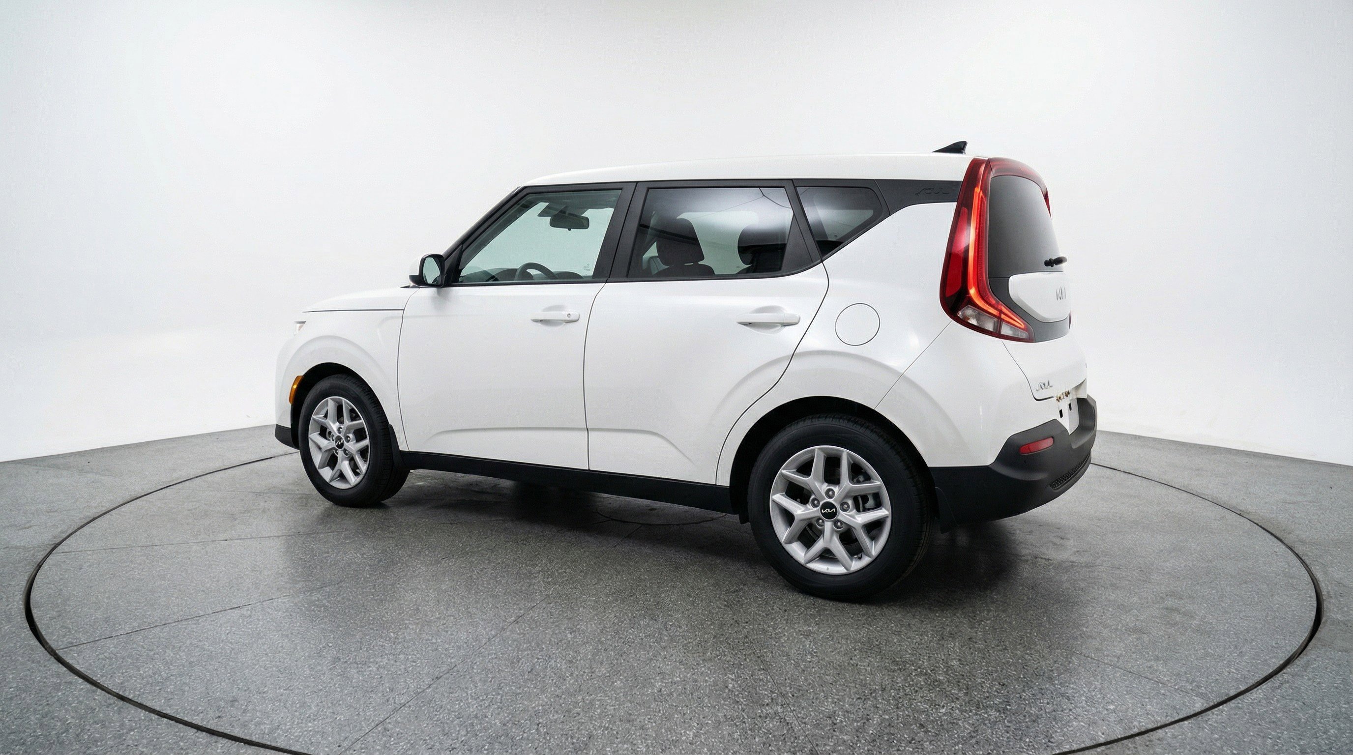 Used 2025 Kia Soul LX w/ LX Technology Package image 6