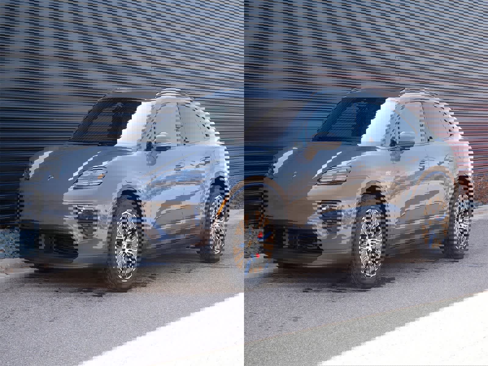 New 2025 Porsche Macan 4S Electric