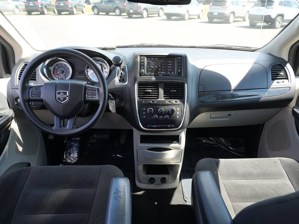 Used 2018 Dodge Grand Caravan SE w/ UConnect Hands-Free Group FWD image 24