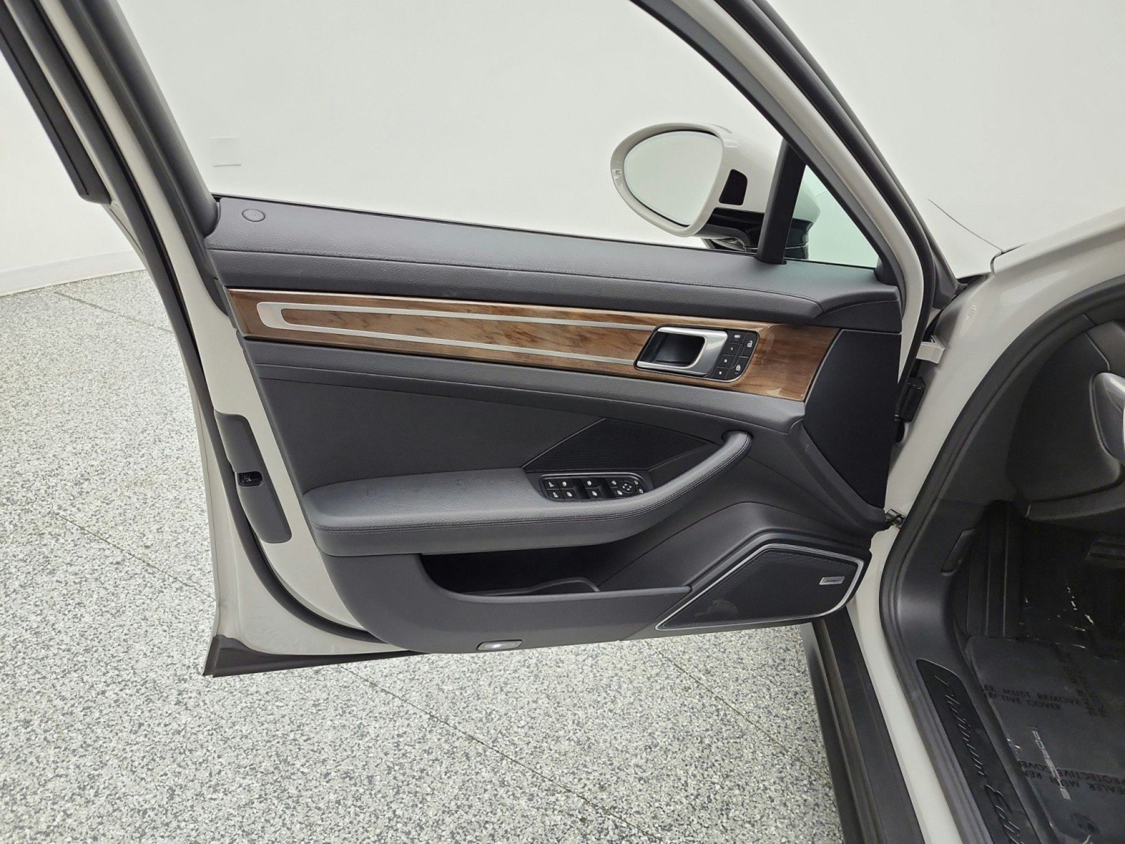 Used 2023 Porsche Panamera Platinum Edition RWD image 15