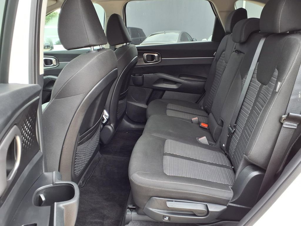 Used 2026 Kia Sorento LX FWD image 11