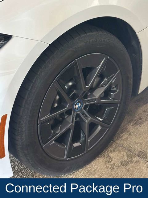 Used 2023 BMW i4 eDrive35 RWD image 5