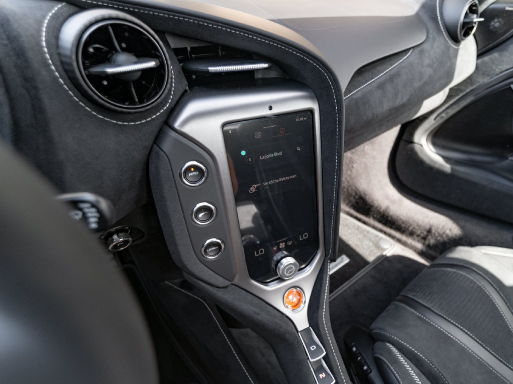 New 2027 McLaren 750S RWD image 18