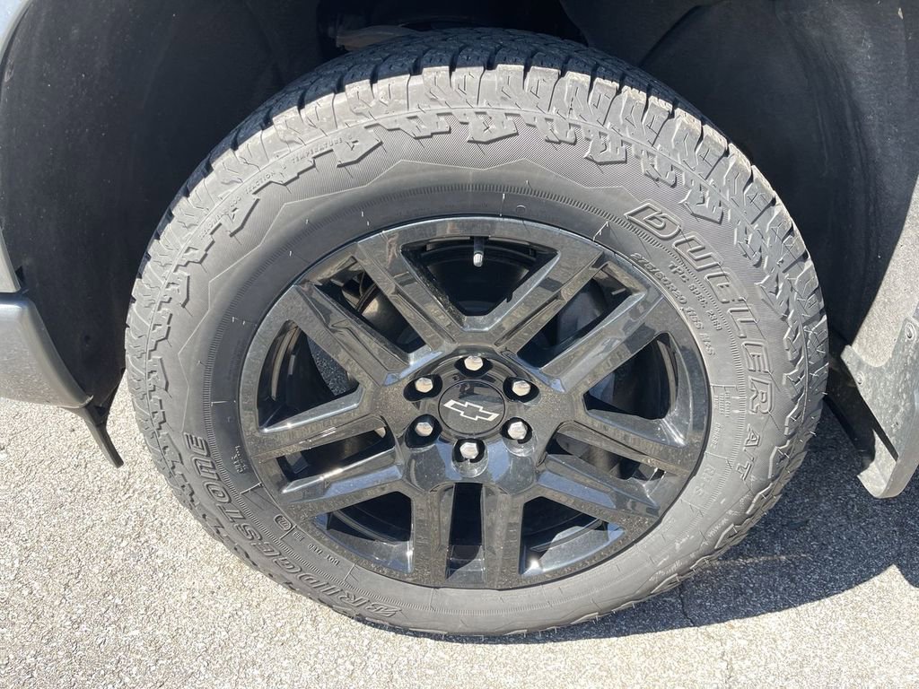 Used 2024 Chevrolet Silverado 1500 Custom w/ Turbomax Blackout Package image 2