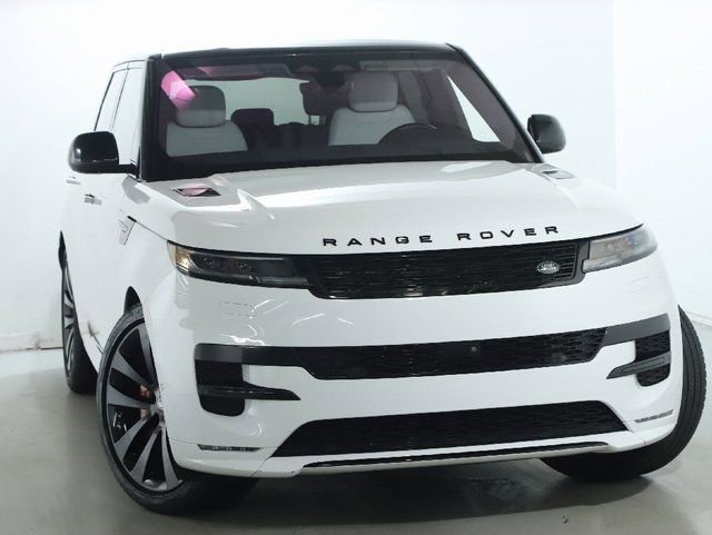 Used 2023 Land Rover Range Rover Sport SE Dynamic image 2