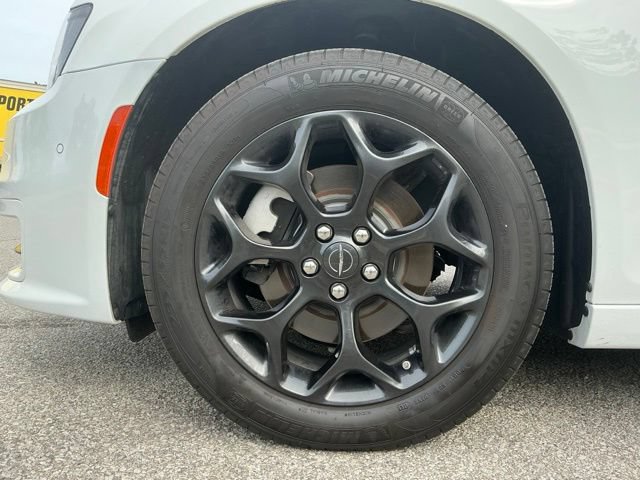 Used 2022 Chrysler 300 Touring L w/ Popular Equipment Group AWD/4WD image 14