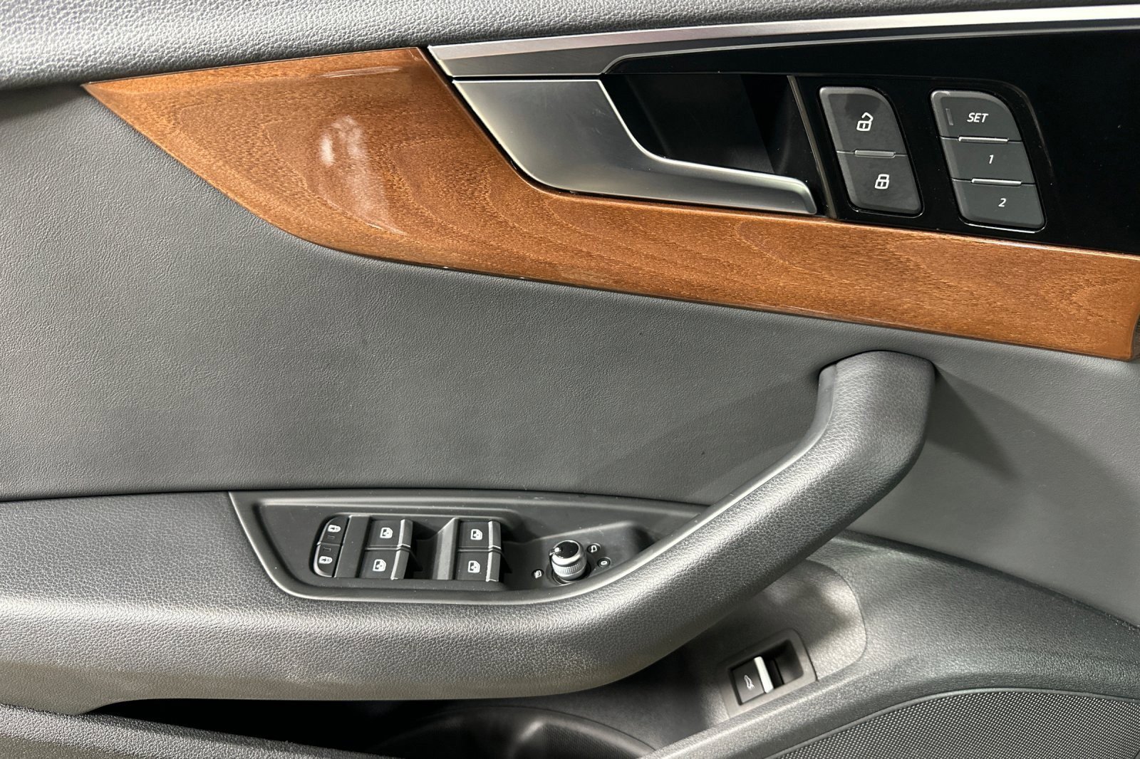 Used 2023 Audi A4 2.0T Premium w/ Convenience Package image 10