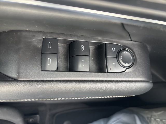 Used 2025 GMC Terrain Elevation image 14