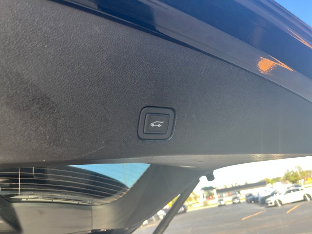 Used 2024 Cadillac XT6 Premium Luxury image 24