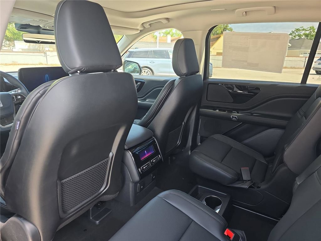 New 2026 Lincoln Aviator 2WD image 10