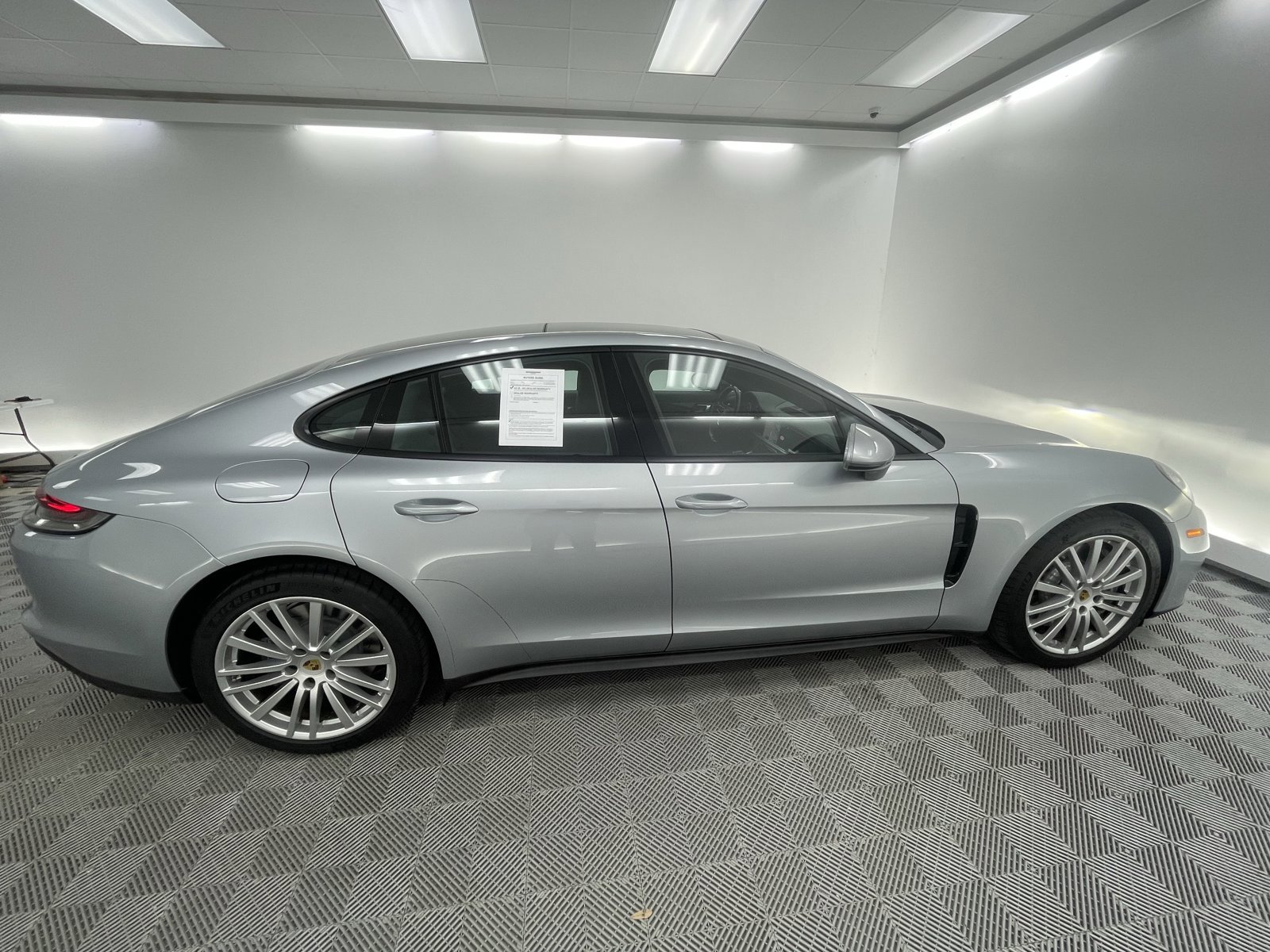 Certified 2021 Porsche Panamera image 16