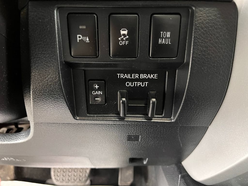 Used 2018 Toyota Tundra Platinum AWD/4WD image 5