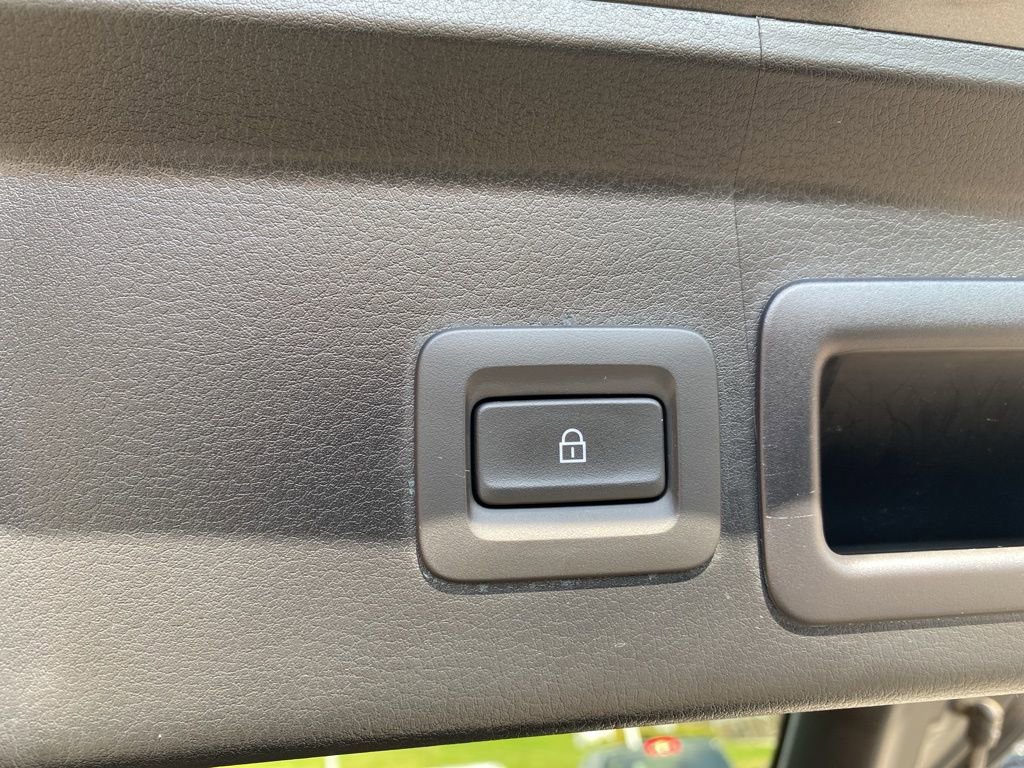 Used 2025 MAZDA CX-30 AWD 2.5 S w/ Preferred Package image 18