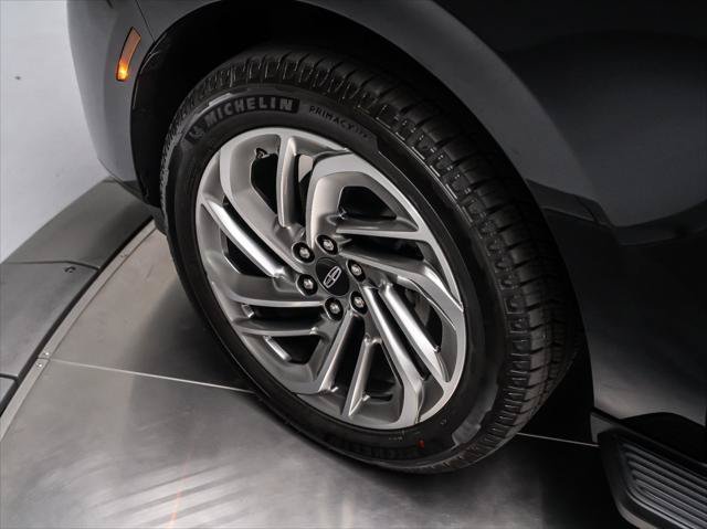 New 2026 Lincoln Navigator Premiere AWD/4WD image 12