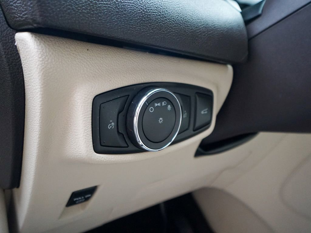 Used 2019 Lincoln MKC Premiere image 19