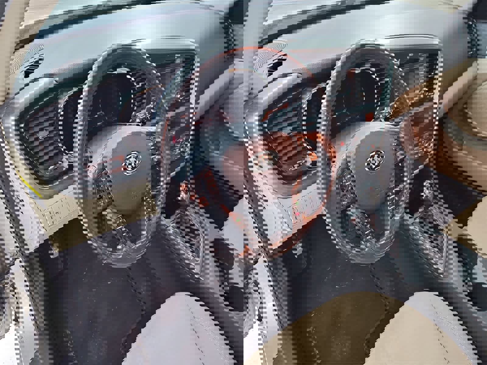 Used 2013 Kia Optima LX w/ Hybrid Convenience Pkg image 2