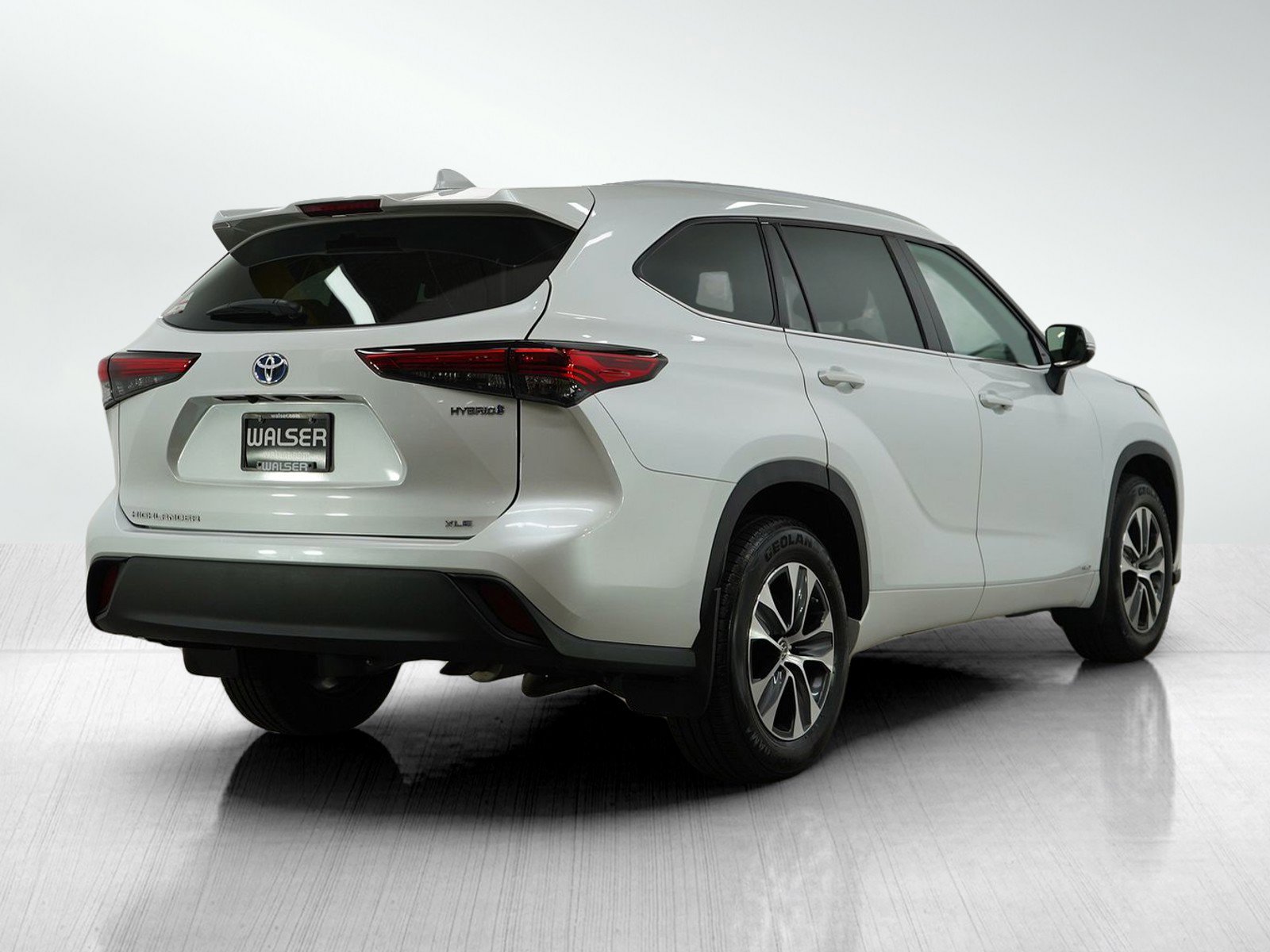 Used 2022 Toyota Highlander XLE image 5