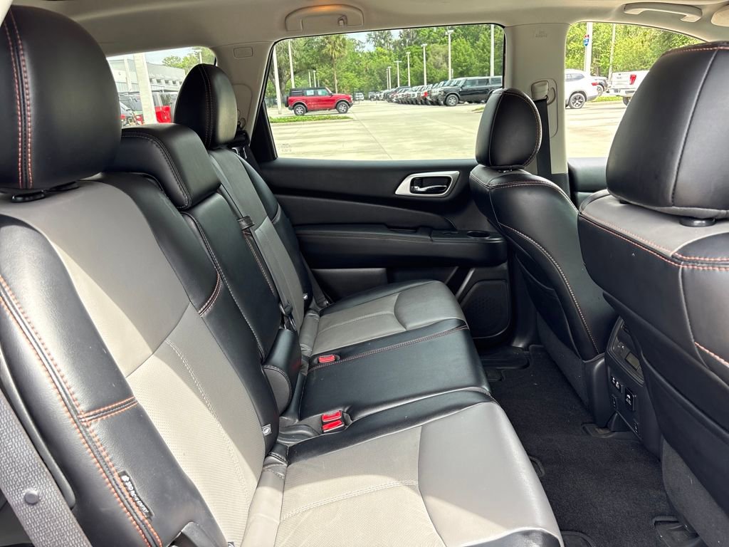 Used 2020 Nissan Pathfinder SL image 29